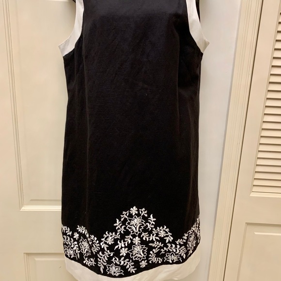 JESSICA HOWARD sleeveless dress. White embroidery. - Picture 2 of 4